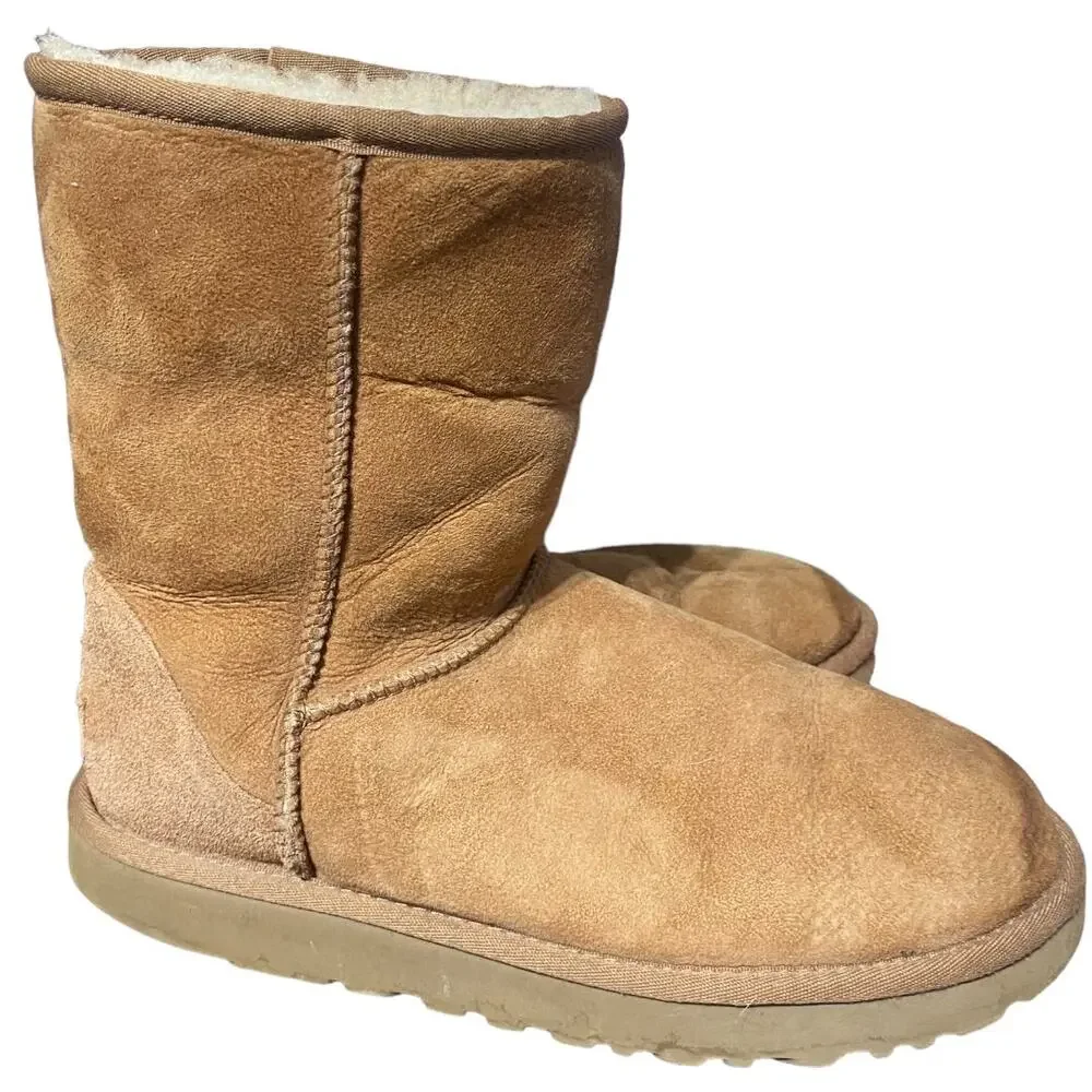 UGG women's classic short II sheepskin leather‎ with lamb fur lining - women's 8